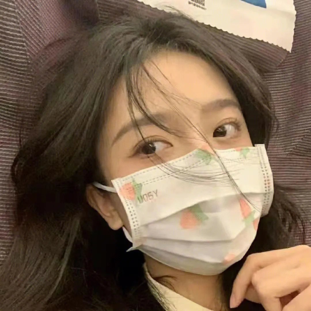 骑自行车的女人